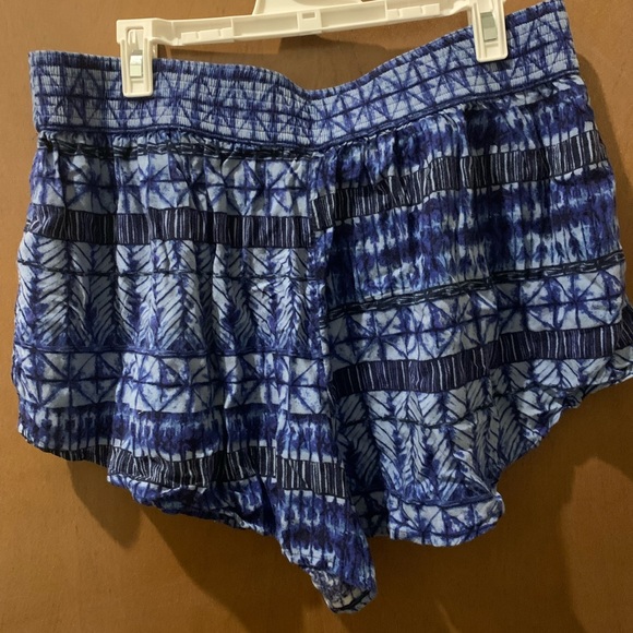 Blue shorts - Picture 4 of 4